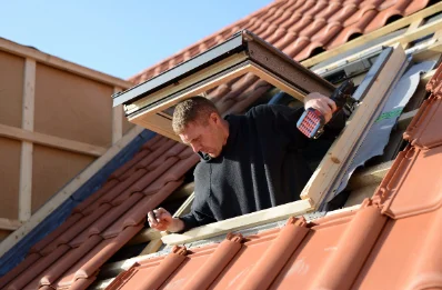 Pose de fenêtres de toit Velux à Riguepeu